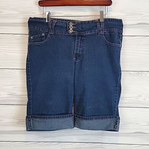 Angels Bermuda blue denim stretch jean shorts Women's Size 16 - Picture 1 of 13